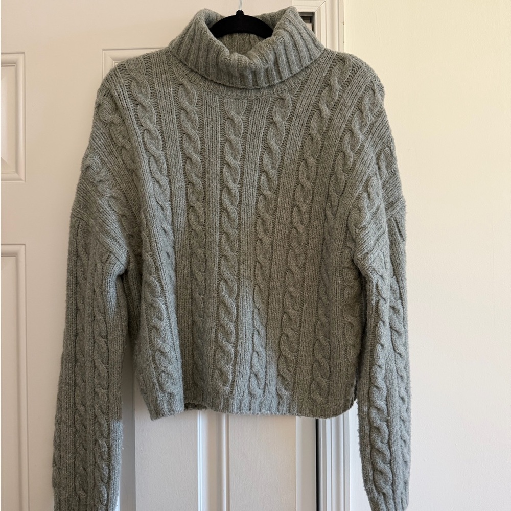 Abercrombie & Fitch Cable Knit Turtleneck Sweater - Gray